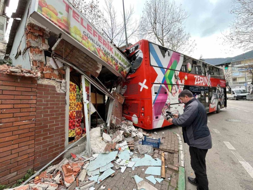 imdat freni bosalan ogrenci otobusu manava daldi 9fc212112528 |