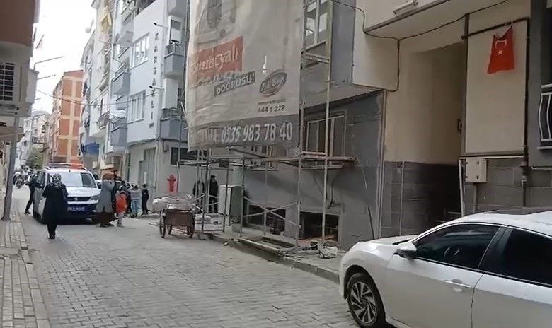 iskelenin 5 katindan dusen genc isci agir yaralandi 9950f40d3355 |