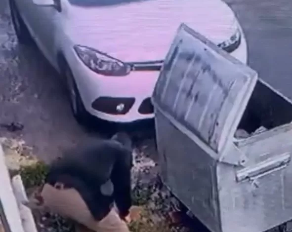 İSKİ çalışanından tepki çeken görüntüler: Önce boruyu kesti, sonra tamire geldi 1 iski calisanindan tepki ceken goruntuler once boruyu kesti sonra tamire geldi 880fc7d9724c |