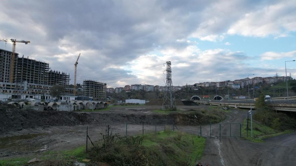 iskinin talimatiyla dokum yapan kamyonculara milyonluk kacak dokum cezasi iddiasi bc8ea9ee071e |