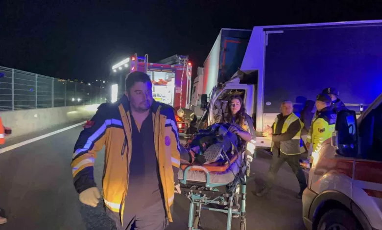 istanbul tem otoyolunda sikismali zincirleme kaza 4 yarali a6b899e18237 |