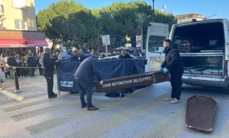 izmirde belediyenin cop kamyonu yaya gecidinde kadini ezdi b5ec9865559c |