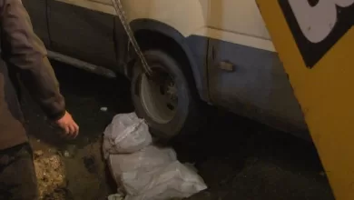 kucukcekmecede minibus yagmur sonrasi coken yola dustu 907990c1909b |