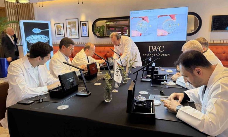 milyonluk isvicre saatlerini parcalayip topladilar 407e39c581e6 |