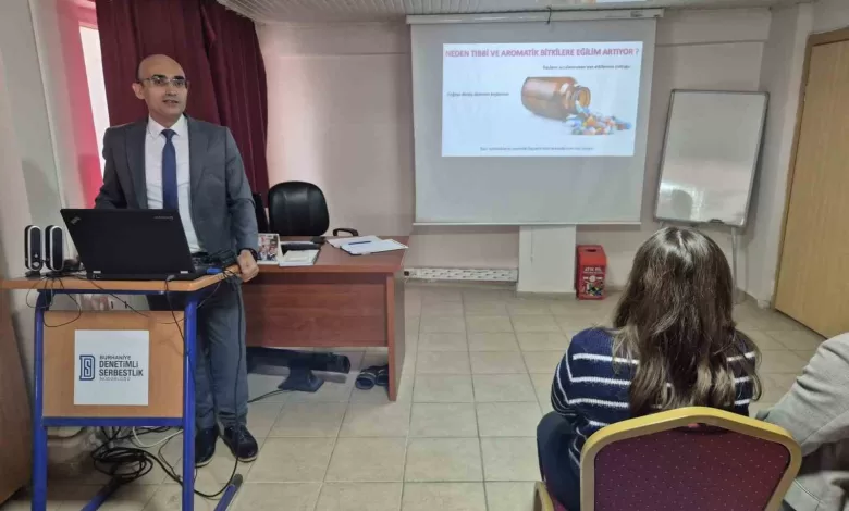 Prof. Dr. Selvi, tıbbi ve aromatik bitkilerin doğru kullanımını anlattı 1 prof dr selvi tibbi ve aromatik bitkilerin dogru kullanimini anlatti 64568f7050d8 |