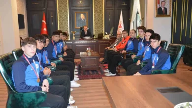 sampiyon voleybolculardan kaymakam odabasa ziyaret 43ebd51934cd |