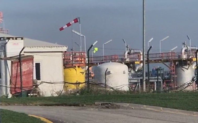 silivri botas tesislerinde yangin ihbari uzerine cok sayida ekip bolgeye sevk edildi yangin nedeniyle tesislerin bosaltildigi ogrenildi 3c225f0b2590 |