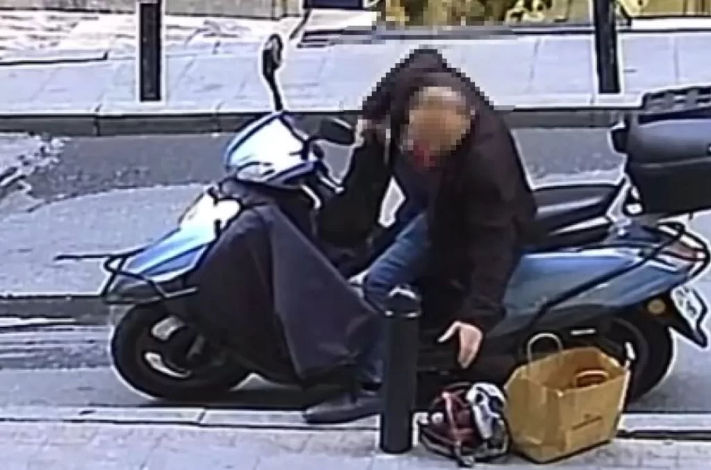 sislide kaldirimdaki taslama makinesini calan sahis tutuklandi 6c05cbd452d1 |