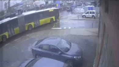 sultangazide yola dokulen akaryakit kazalara neden oldu iett otobusu direge carpti 40358b8d1119 |