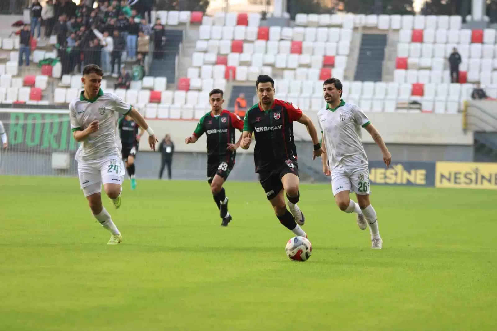 TFF 3. Lig: Karşıyaka: 3 – Bornova 1877: 1