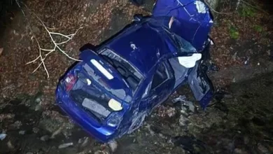 ucurumdan yuvarlanan otomobilden 3 kisi sag cikti 910ac78f8dac |