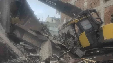 zeytinburnunda yikim sirasinda beton parcalari is makinesinin uzerine dustu operator yaralandi 61c85f8cc075 |