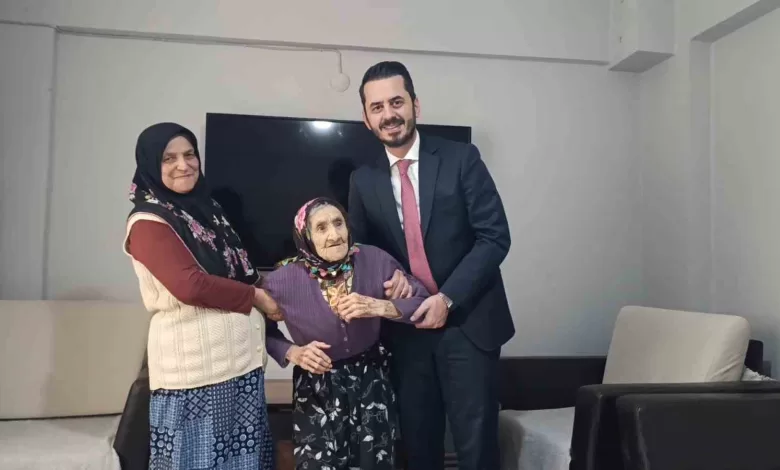 121 yasindaki saadet teyze ziyaretcilerinden bakin ne istedi e353a5c200bc |