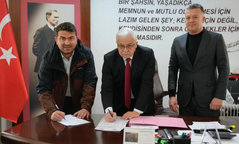 Burhaniye Belediyesi ile TÜM BEL-SEN arasında sosyal denge sözleşmesi imzalandı 1 WhatsApp Image 2026 01 28 at 17.18.24 |