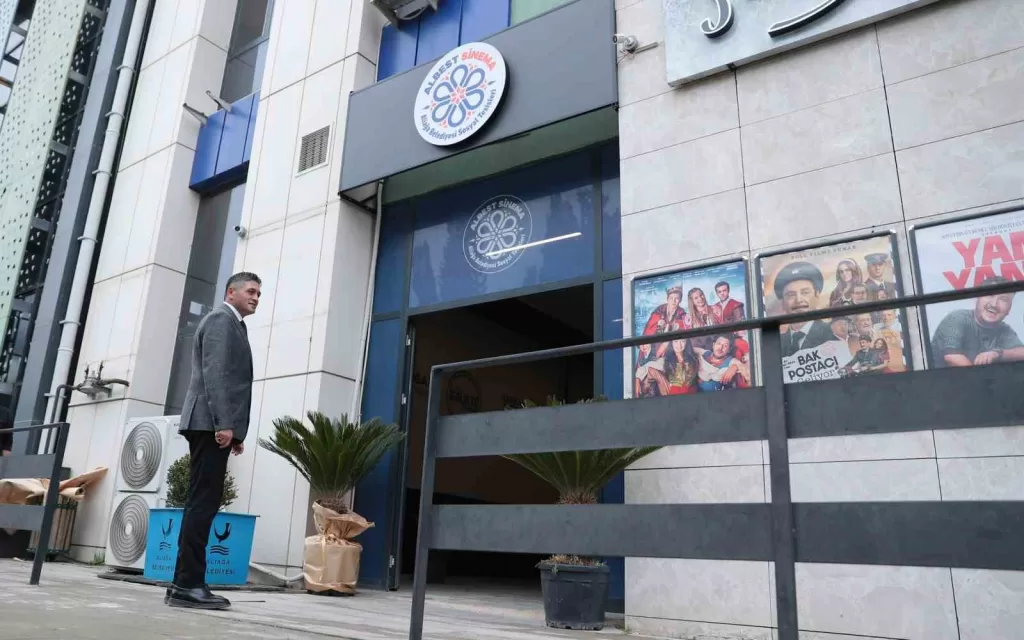 aliagada sinema keyfi yeniden basliyor 6dd2f5891a81 |