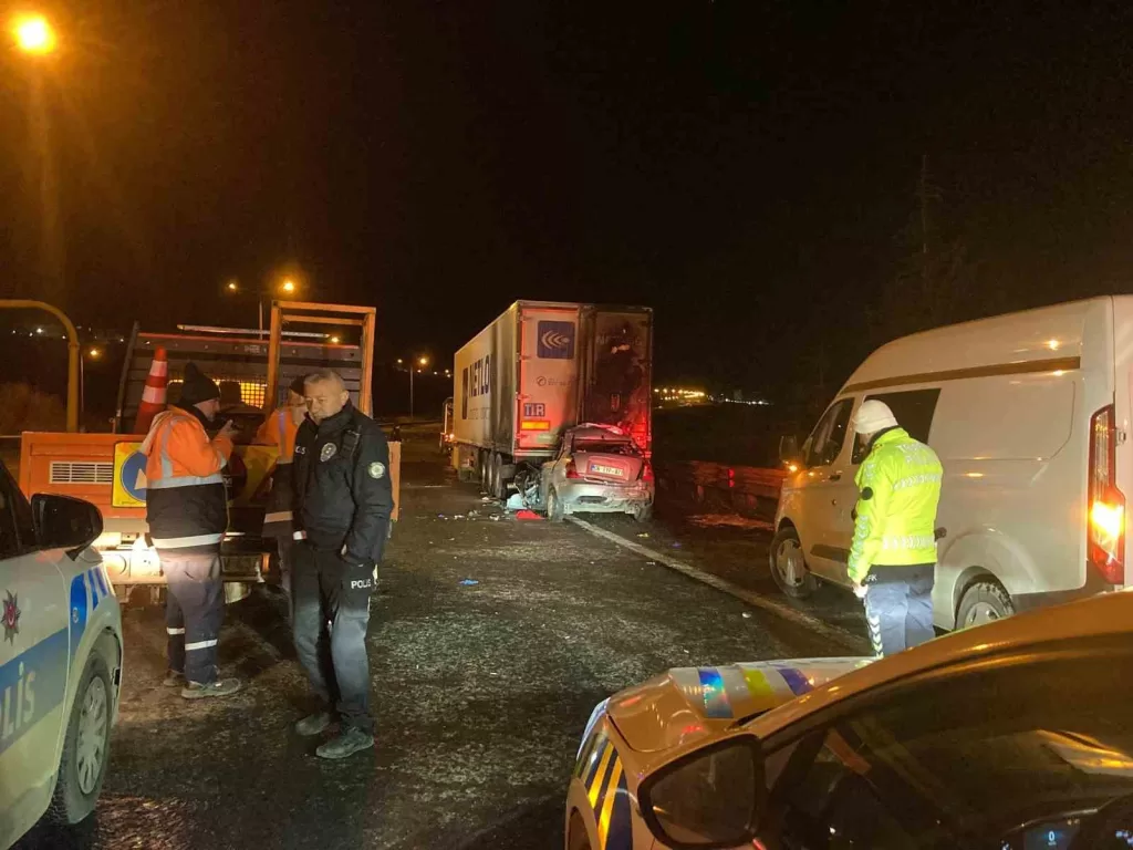 ankarada tira carpan aracin surucusu hayatini kaybetti a7ba2e8ff7cf |