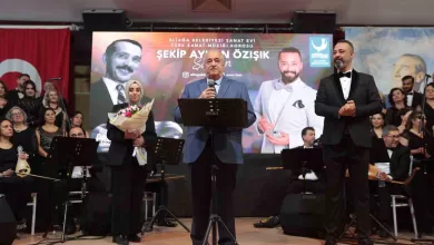 asev tsm korosu sekip ayhan ozisik eserleriyle sahne aldi efa3758c206e |