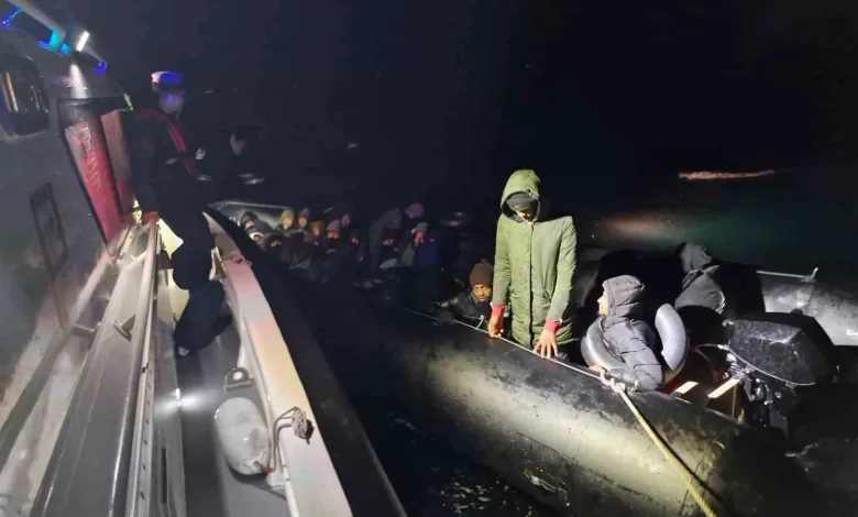 Balıkesir açıklarında 3’ü çocuk 29 göçmen yakalandı 1 balikesir aciklarinda 3u cocuk 29 gocmen yakalandi 654c3e295b30 |