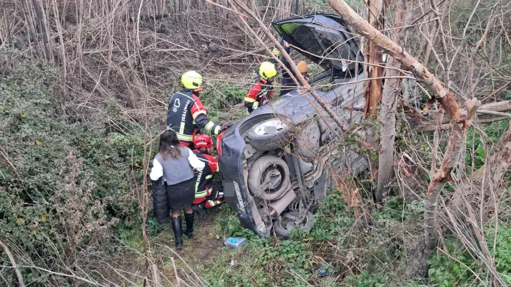 balikesirde otomobil sarampole uctu anne ve kizi yaralandi 99a8d68e4e2f |