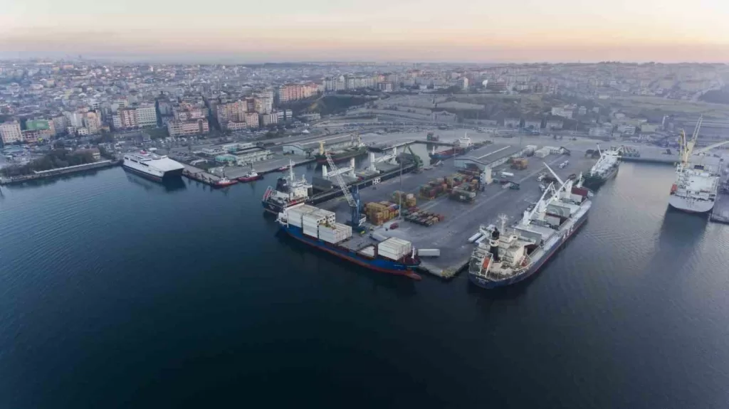 bandirma limaninda 2025te dis ticaret hacmi 22 milyar dolari asti 761cdb4e1638 |