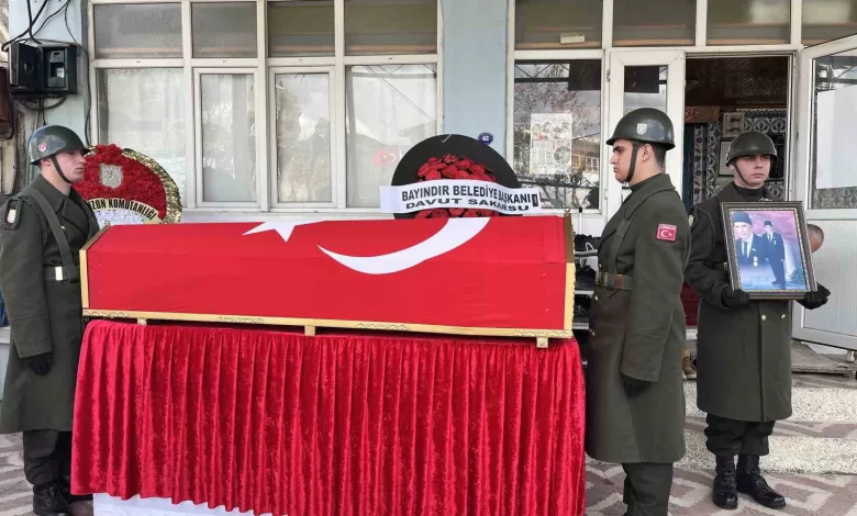 bayindir kibris gazisini ugurladi d15923981029 |