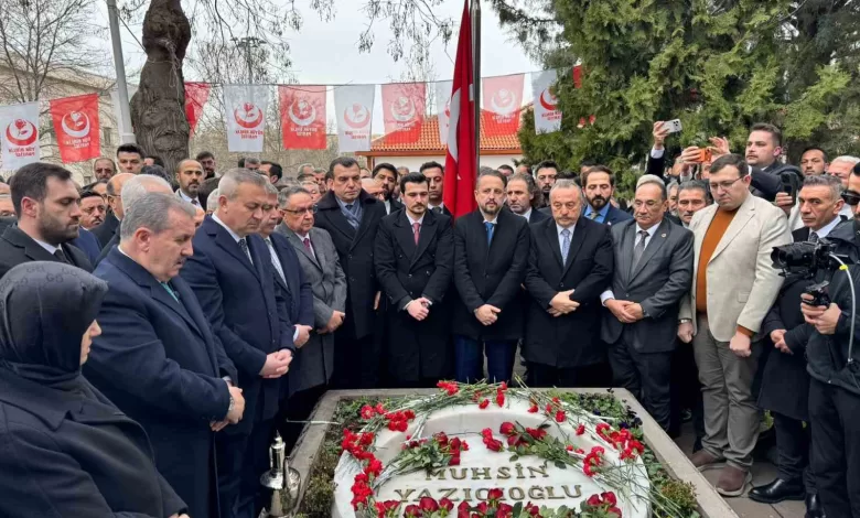 bbpnin 33uncu kurulus yil donumunde muhsin yazicioglu kabri basinda anildi 42ff65e4ef40 |