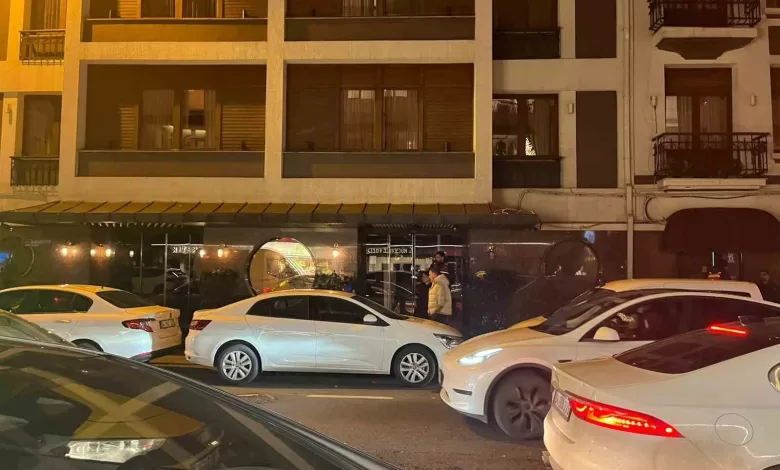 besiktasta bir otele jandarma ekipleri tarafindan gece saatlerinde operasyon duzenlendi ekiplerin calismalari suruyor d1c3474fe727 |