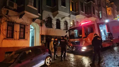 Beyoğlu’nda otelde yangın paniği: Mahsur kalan 3 kişi kurtarıldı 5 beyoglunda otelde yangin panigi mahsur kalan 3 kisi kurtarildi 581fdca22c0a |