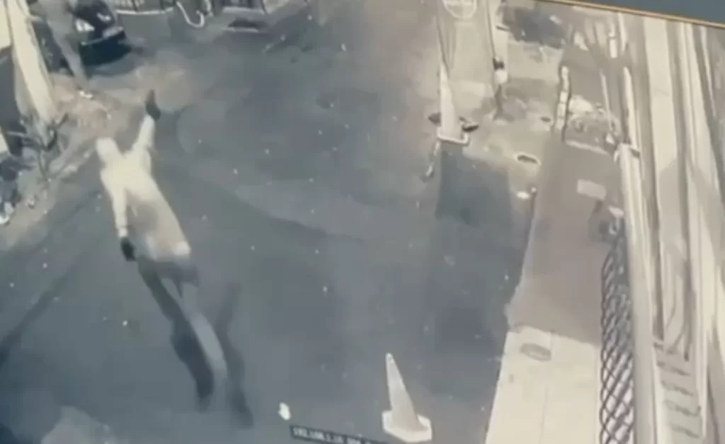 beyoglunda silahli catisma goruntulendi 1 kisinin oldugu olaya iliskin 11 gozalti f8e4ccbc9ac1 |