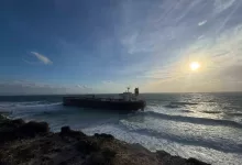 bozcaadada karaya oturan tanker 12 gun sonra kurtarildi cf47a02b2f26 |