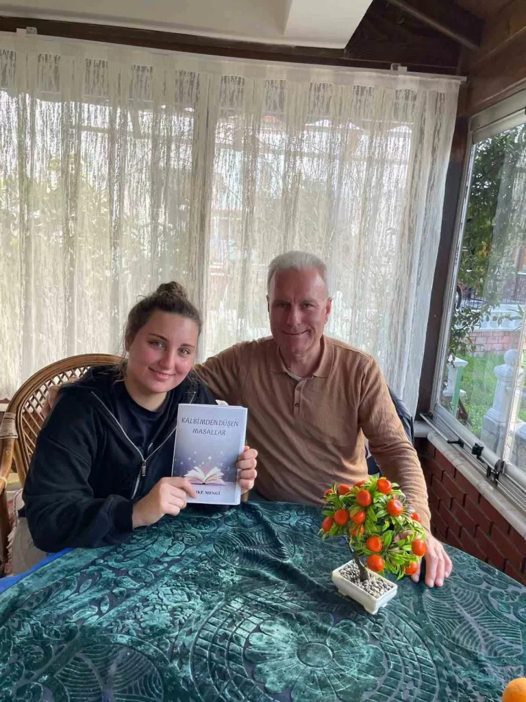 burhaniyede universiteli melikenin ilk kitabi cikti 6beb77f0f248 |