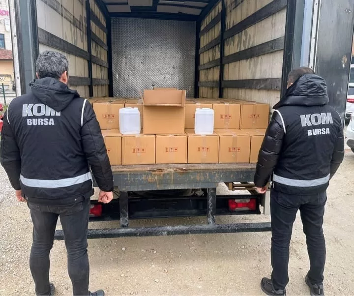 bursada 1000 litre sahte alkol ele gecirildi 1af42e77a403 |