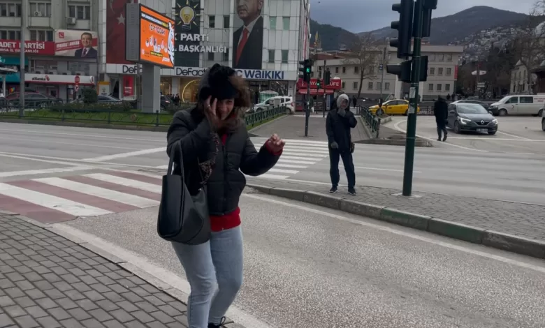 bursada firtina ucurduyolda yurumekte gucluk cektiler 448e59da2575 |