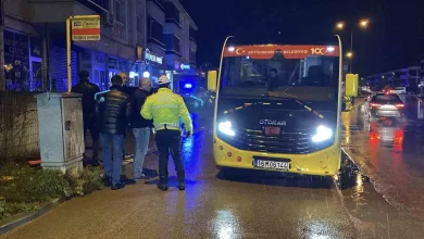 bursada halk minibusu anne ve kizina carpti 2 yarali 4dde8d68d579 |