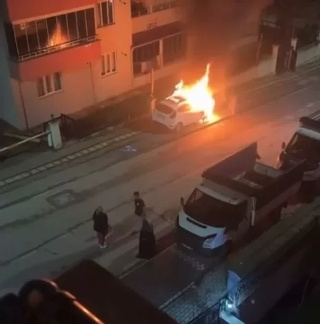 bursada otomobiller alev topuna dondu 8a6ee62211a1 |