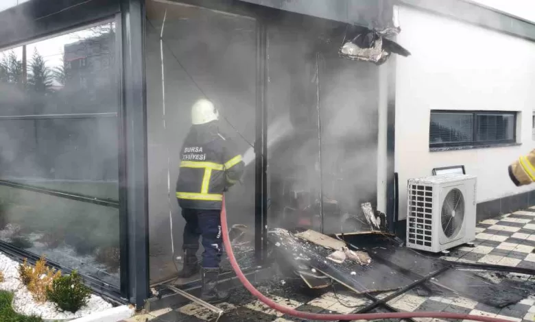 Bursa’da yazlık evde çıkan yangın paniğe neden oldu 1 bursada yazlik evde cikan yangin panige neden oldu af9ce09a4c76 |
