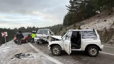 buzlanma nedeniyle arazi araciyla kamyonet carpisti 2 yarali 7c943985560a |