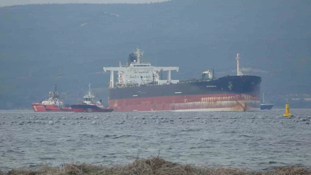 canakkale bogazindan gecen tanker jenerator arizasi yapti 9a808b467522 |