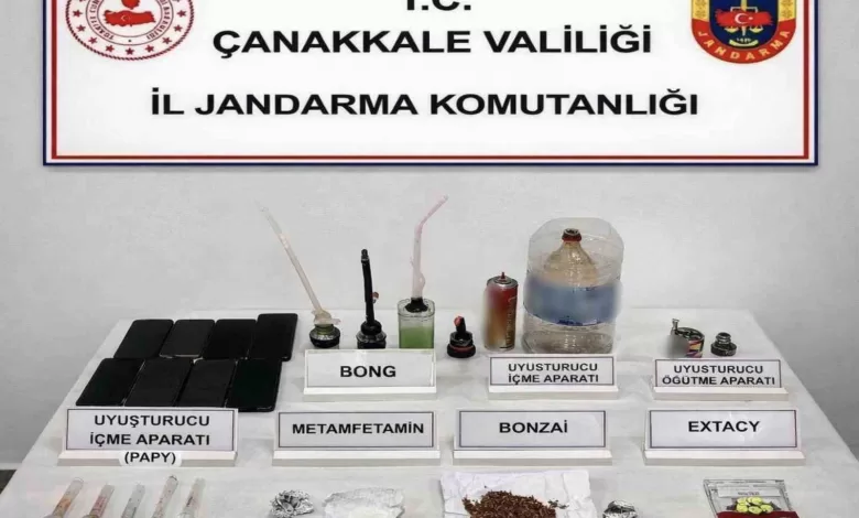 Çanakkale’de uyuşturucu operasyonu: 28 şüpheli yakalandı 1 canakkalede uyusturucu operasyonu 28 supheli yakalandi a755c4e6ea2e |