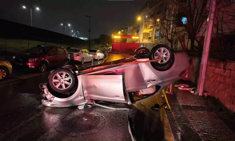 cekmekoyde kontrolden cikan otomobil takla atti 3 yarali e7640d52ec12 |