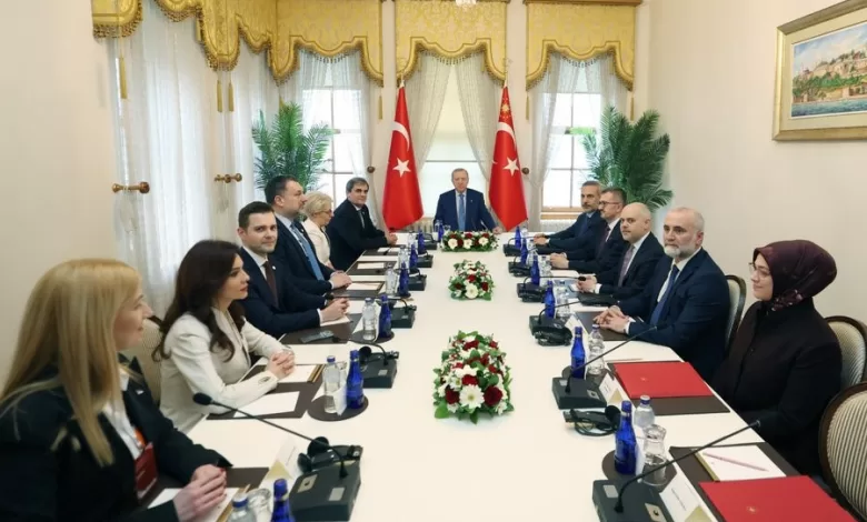 Cumhurbaşkanı Erdoğan, Balkan Barış Platformu üyelerini kabul etti 1 cumhurbaskani erdogan balkan baris platformu uyelerini kabul etti 5c23a881fb5c |