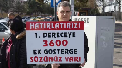 devlet memurlari konfederasyonu baskani kaya en az yuzde 30 refah payi eklenmeden yapilacak hicbir artisi kabul etmiyoruz 204779333825 |