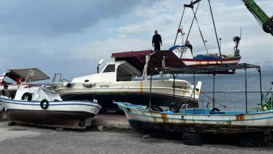 dikilide balikci tekneleri firtinaya karsi karaya alindi ec5b78ae7067 |