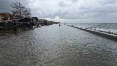 edremitte denizle kara birlesti isletmeler sular altinda kaldi 3ca46e8a0773 |