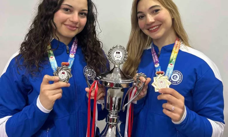 Ege Üniversitesi kick boksta zirvede 1 ege universitesi kick boksta zirvede 8f2a44d6df26 |