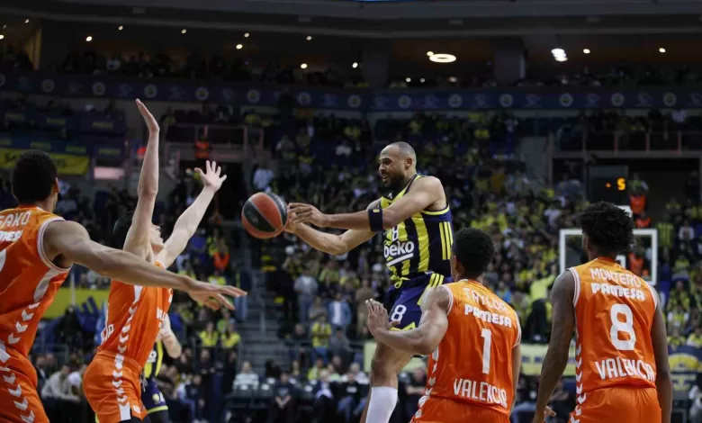 euroleague fenerbahce 82 valencia basket 79 b1c6736c1926 |
