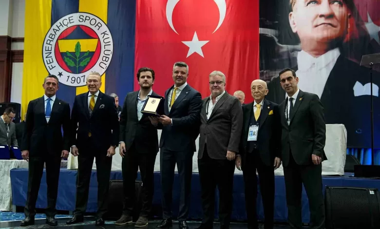 Fenerbahçe’den, Ali Şen’e 50. yıl plaketi 1 fenerbahceden ali sene 50 yil plaketi e2b2fb2aecfe |