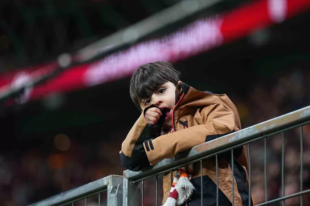 galatasaray taraftarindan tepki 98c141f8d113 |