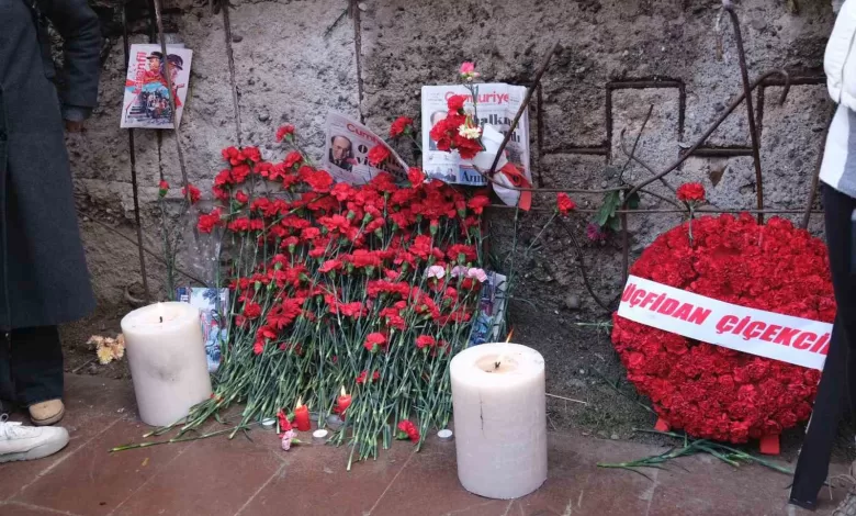 Gazeteci-Yazar Uğur Mumcu ölümünün 33’üncü yılında anıldı 1 gazeteci yazar ugur mumcu olumunun 33uncu yilinda anildi 8bbec242e7e9 |