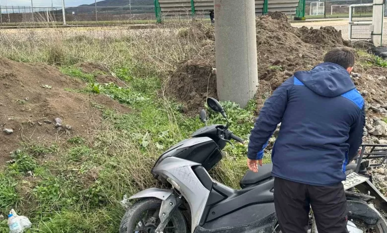 gonende kamyonet ile motosiklet carpisti 1 yarali 4bcae1c1a9f2 |